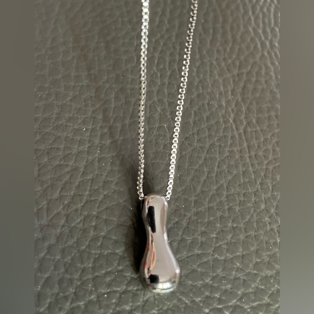 Elegant Silver Pendant Necklace stainless steel